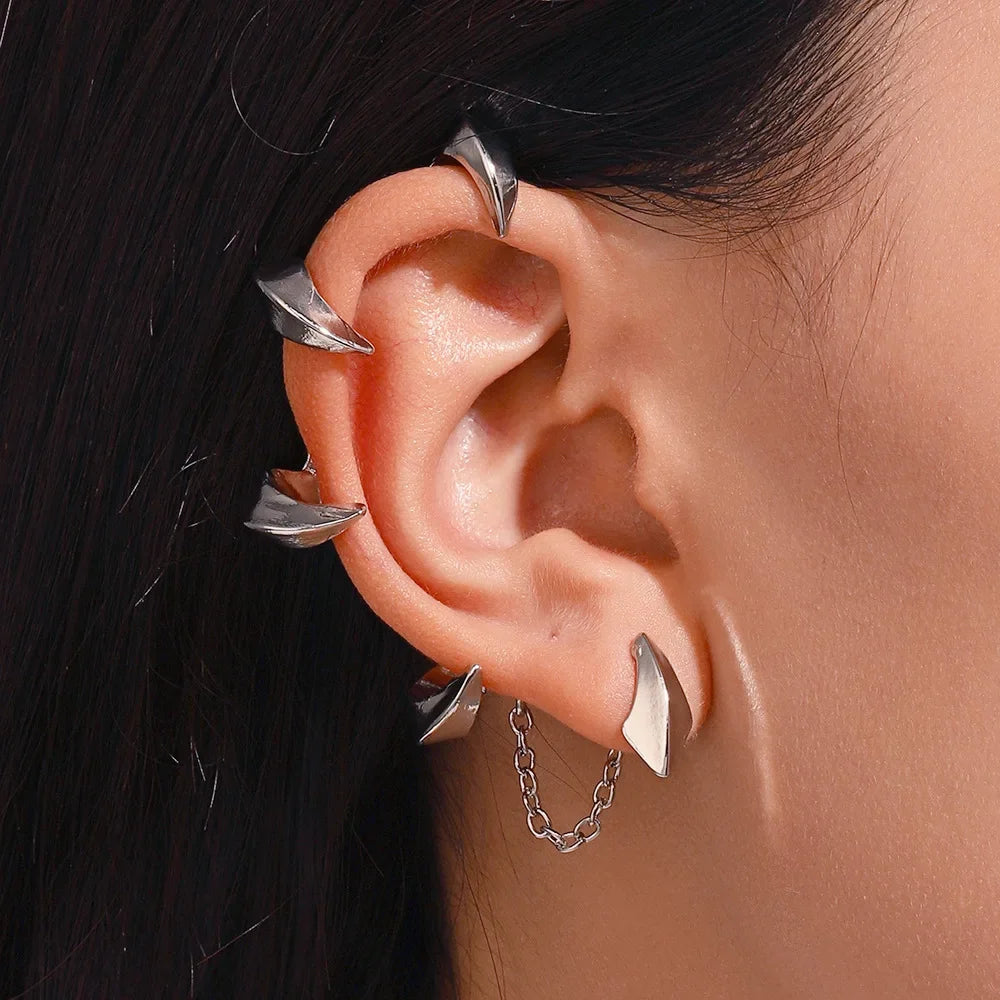 Pendiente Ear Cuff con Cadena