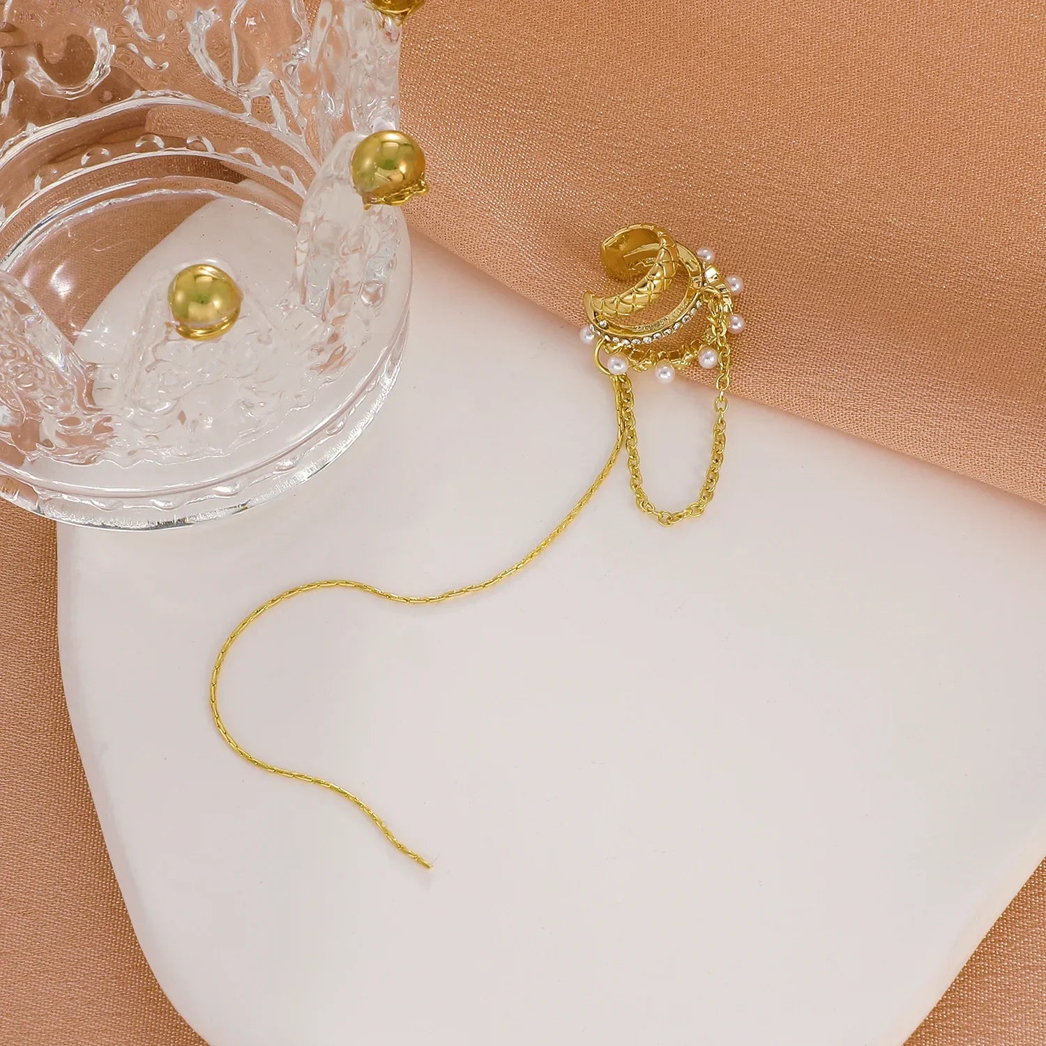 Pendiente Ear Cuff con Cadena