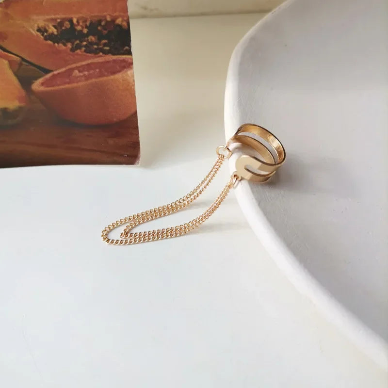 Pendiente Ear Cuff con Cadena